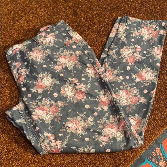 EliteStyle Denim - Elite Jeans with a pink floral print.